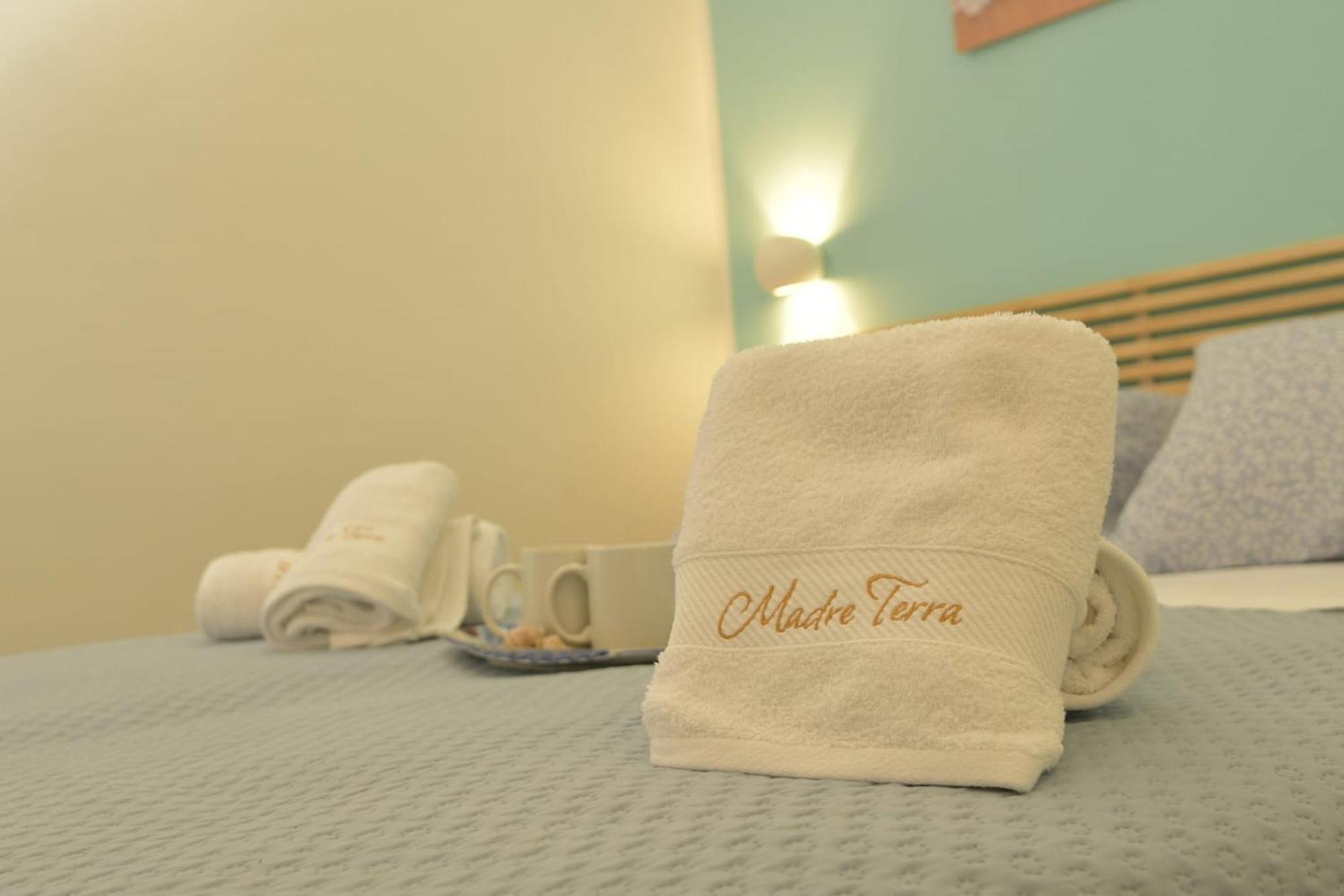 Madre Terra Apartment & Rooms Теразини Екстериор снимка